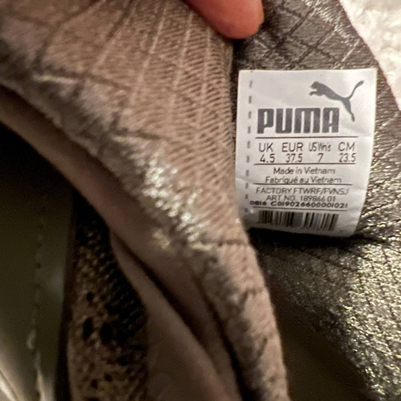 Kylie Jenner's Green Puma Fierce KRM Size 7 - Picture 7 of 9